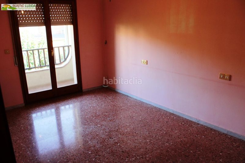 Foto d7d3f0b7-bafd-4a89-a000-8c1fa3143c92. Casa adossada amb calefacció aparcament a Tàrrega