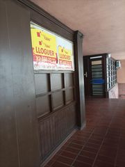 Lloguer Local Comercial a Centre. Local en plena rambla