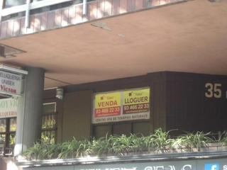 Lloguer Local Comercial a Centre. Local en plena rambla