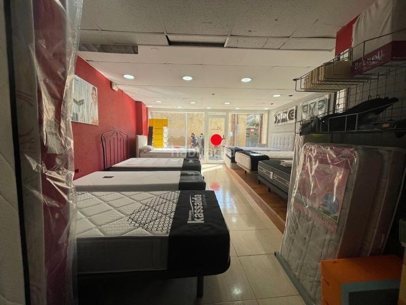 Foto b871e63d-61f3-4c1b-a088-4254cd3ded6b. Local comercial luminoso local en Centre Santa Coloma de Gramenet