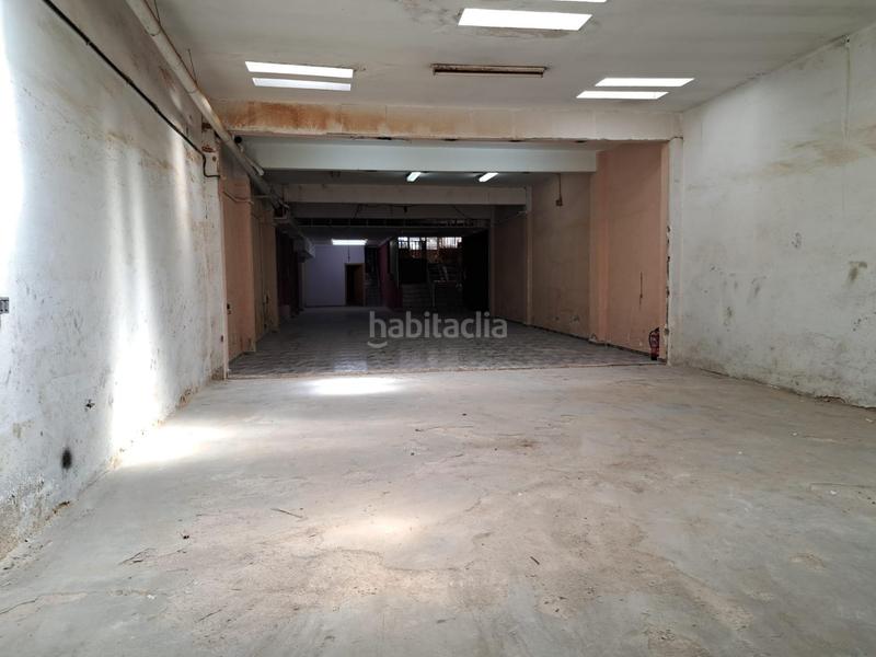 Foto 9ae32d01-51d4-44b7-a3ce-c060364430db. Alquiler local comercial local a pocos metros de l1 metro en Santa Coloma de Gramenet