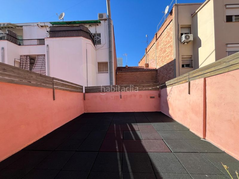 Foto d0829843-9b7d-424b-97d8-abb9330d769d. Casa amb calefacció aparcament a Centre Santa Coloma de Gramenet