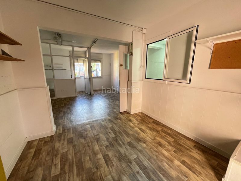 Foto d4da2880-e07a-4156-a1c1-b48d69042277. Casa amb calefacció aparcament a Centre Santa Coloma de Gramenet