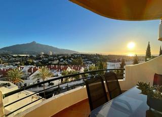 Apartament a Calle aries 61. Apartamento en señorio de aloha, marbella.