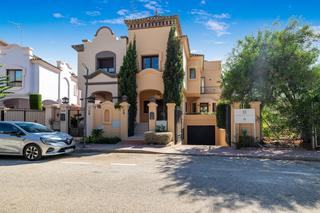 Maison jumelée à Avenida rotary internacional 5