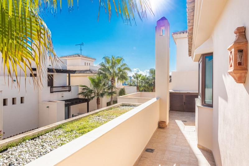 Foto 07d4b4ac-9410-4d9c-88b2-95c106469d3a. Attique dans urbanizacion n andal a blanco 1 dans Nueva Andalucía centro Marbella