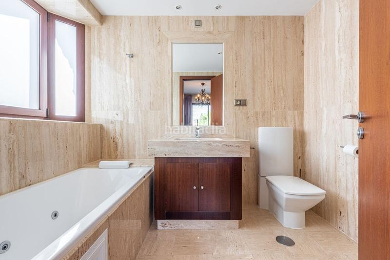 Foto c45596bc-6748-42f9-98e0-975835879baf. Penthouse in urbanizacion n andal a blanco 1 in Nueva Andalucía centro Marbella