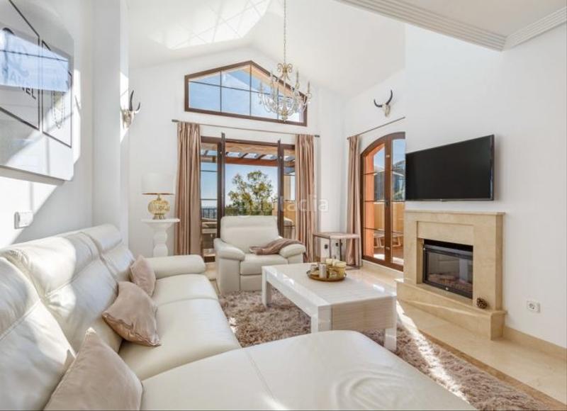 Foto ca556388-8cf7-4305-84a6-55dd8f61f194. Penthouse in calle torre esteril 79p in los arqueros - puerto del almendro Benahavís