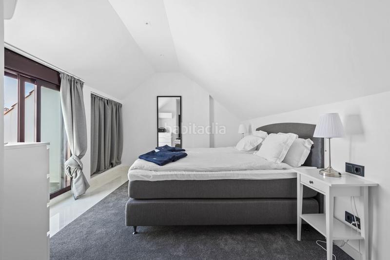 Foto 05a788fb-7d2d-4608-9483-7567d65b1022. Attique dans calle 01b nva andaluc 13b dans Nueva Andalucía centro Marbella