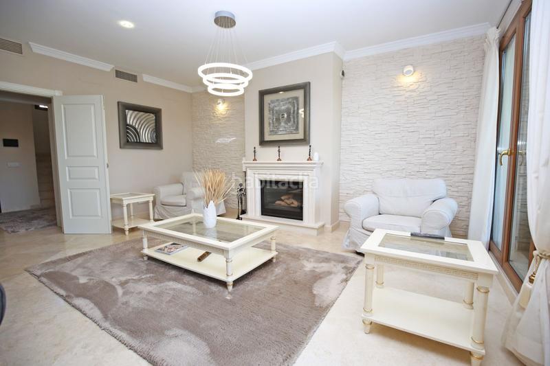 Foto 535aca37-f5b6-4556-a80e-338fc81f6ebf. Casa a schiera in calle del paraíso 13 in Cancelada Estepona