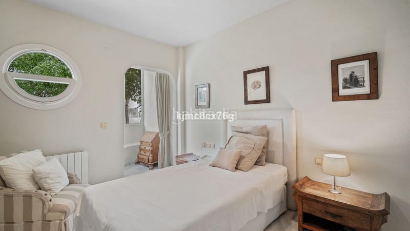 Foto 067f8a49-461b-4bab-9859-56ba2f1e9057. Duplex dans urbanizacion Marbella real 269 dans La Carolina - Guadalpín Marbella