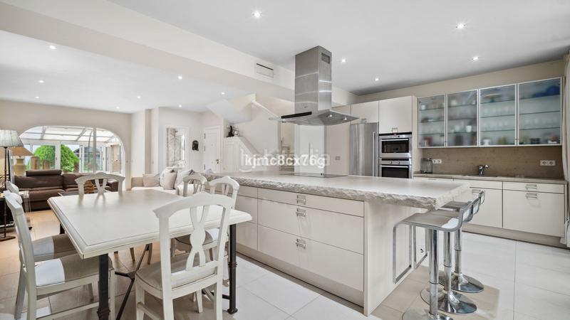 Foto fc147595-f6a0-44f7-af19-b2f3bf6406cd. Duplex dans urbanizacion Marbella real 269 dans La Carolina - Guadalpín Marbella