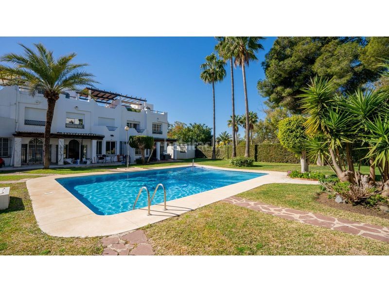 Foto 2a4b330e-c285-420a-9936-63d52fe3bda6. Maison jumelée dans calle sirio 18 dans Los Naranjos Marbella