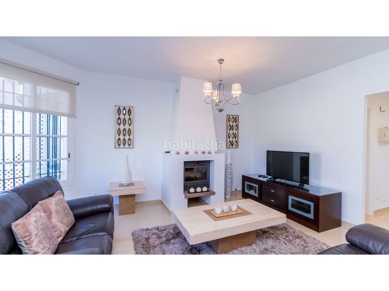 Foto d8ce31cc-6b82-4186-8a41-d6228c427c52. Maison jumelée dans calle sirio 18 dans Los Naranjos Marbella