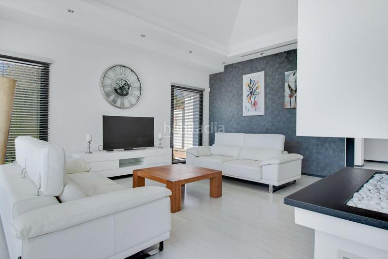 Foto e7c12182-d4ea-4fc4-b4fd-d559e3868efe. Chalet en calle jorge guillén 1 en sierra de Estepona - avda. de andalucía Estepona