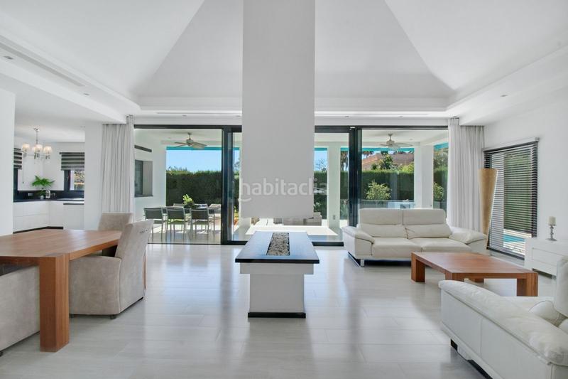 Foto 5d0f5d38-26ea-4332-ad7d-6f16899b54e6. Chalet in calle jorge guillén 1 in sierra de Estepona - avda. de andalucía Estepona