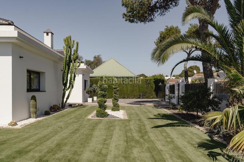 Foto 20cf8bd8-c1a3-416a-8408-97b7262e3bf5. Chalet in calle jorge guillén 1 in sierra de Estepona - avda. de andalucía Estepona