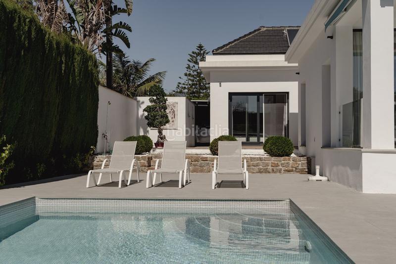 Foto b5bfd562-b9b8-4fb0-b8b0-885d9dfdc21d. Chalet in calle jorge guillén 1 in sierra de Estepona - avda. de andalucía Estepona