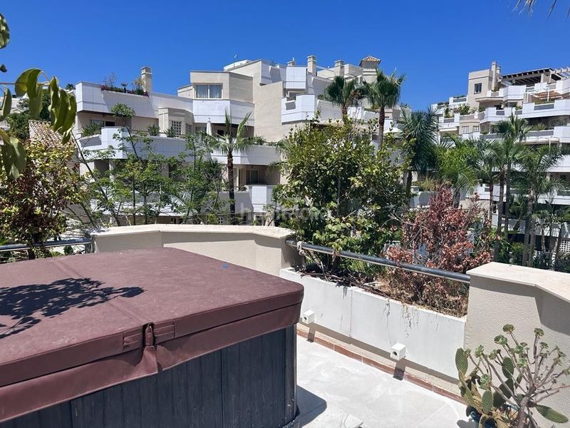 Foto 61b59f26-441d-4760-85de-cd218d2d5af2. Piso en avenida del prado 101 en Las Brisas Marbella