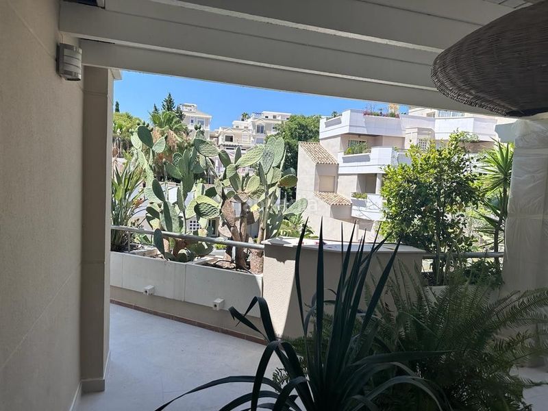 Foto 62bae21a-2289-456e-bdd8-dc985415fd48. Piso en avenida del prado 101 en Las Brisas Marbella