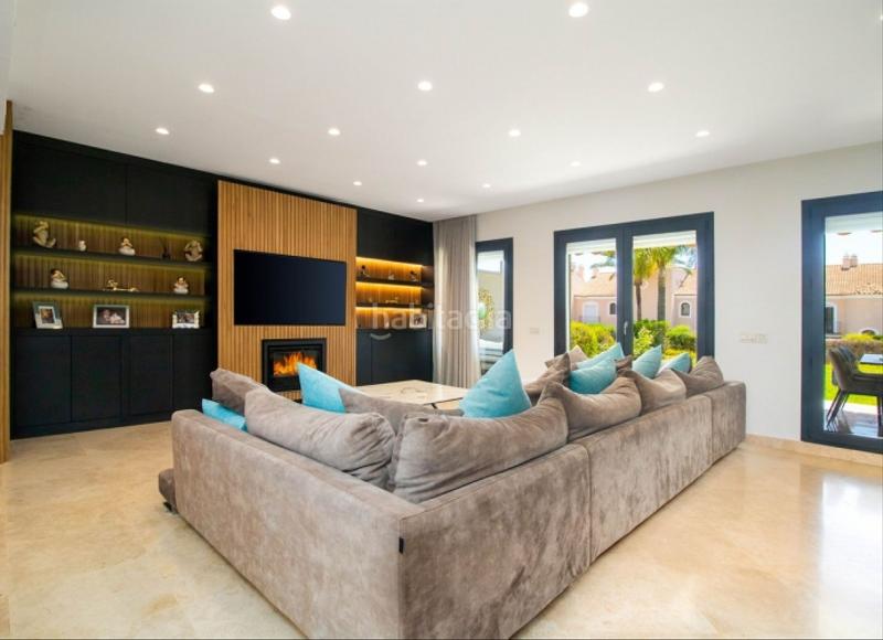 Foto 8fbb9c0a-286b-4d8c-ab55-f053c3ff0fcd. Semi detached house in calle calendula 51 in Paraiso - Barronal Estepona