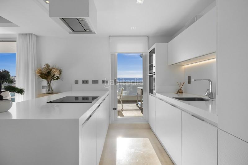 Foto 3479b3e8-2da3-4b70-9841-4b61880123c2. Apartamento en calle los arqueros 4 en los arqueros - puerto del almendro Benahavís