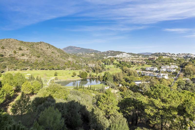 Foto cb603f97-e630-49e1-bebb-295a37d414c9. Apartamento en calle los arqueros 4 en los arqueros - puerto del almendro Benahavís