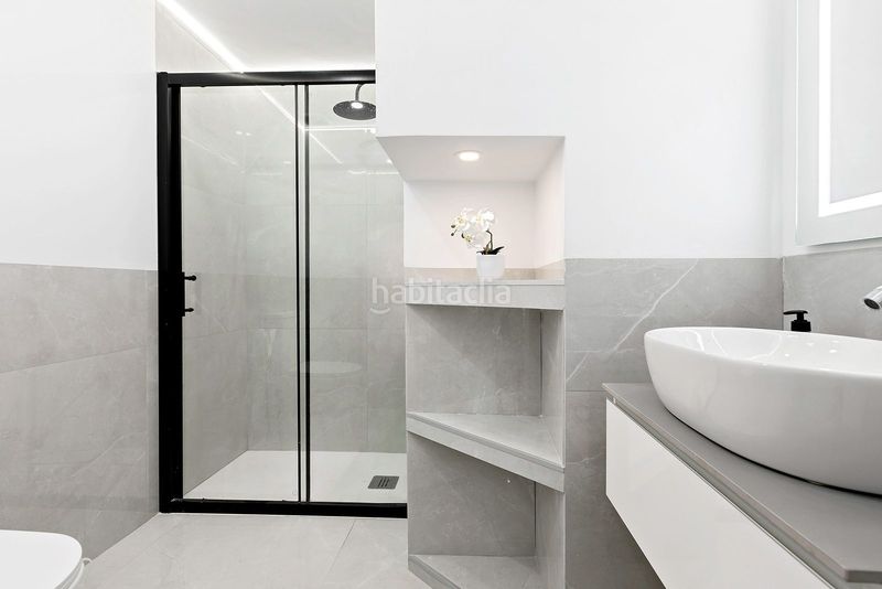 Foto e5e2b22e-a17a-4739-a3cd-ee932c8ed30c. Apartament a calle el califa 16a a Nueva Andalucía centro Marbella