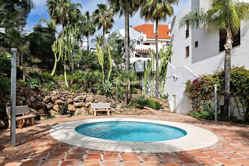 Foto eba0a3f3-41b6-4a67-8414-7d2cb5808008. Apartament a calle el califa 16a a Nueva Andalucía centro Marbella