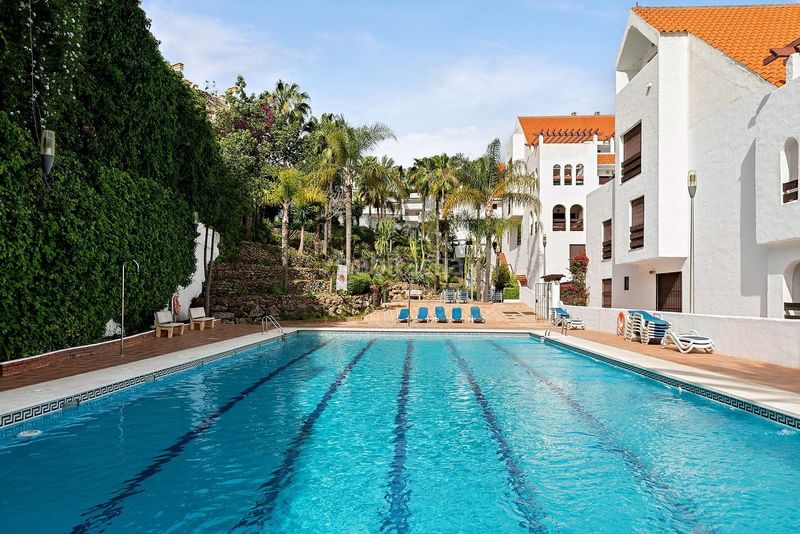 Foto f06e27ae-283b-4d53-93bb-26348ba33c96. Apartament a calle el califa 16a a Nueva Andalucía centro Marbella