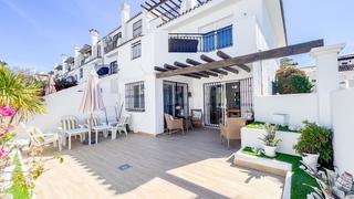 Semi detached house in Urbanización los naranjos de marbella 399