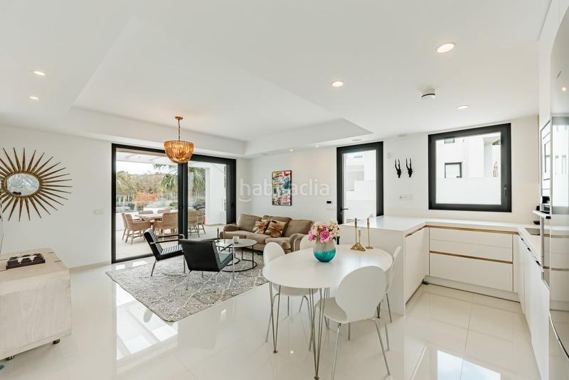 Foto 2611c64a-01a1-42ff-8e5c-1ea1e975ce2e. Apartament a calle pico alcazaba 12 a Benatalaya Estepona