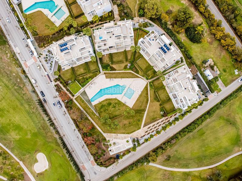Foto b8547b64-d6de-410b-8d7f-539a77414937. Apartament a calle pico alcazaba 12 a Benatalaya Estepona
