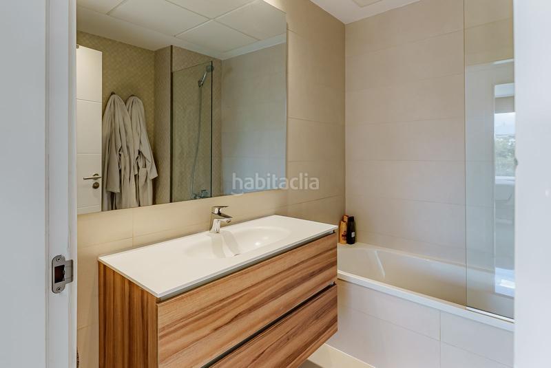 Foto e011a96b-eae9-4688-91c1-5f2bb9075fb8. Apartament a calle pico alcazaba 12 a Benatalaya Estepona