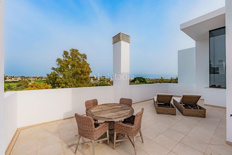 Foto 6bf94e4c-6f6d-439d-a786-a354383b18fd. Appartement dans calle pico alcazaba 12 dans Benatalaya Estepona