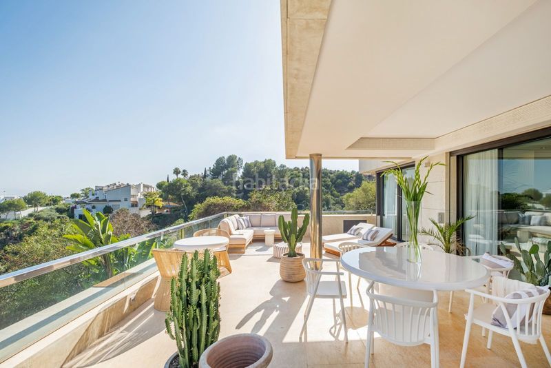 Foto 0d5904cd-8ce3-40e5-b45e-001689202d51. Apartament amb xemeneia piscina a La Dama de Noche - La Alzambra Marbella