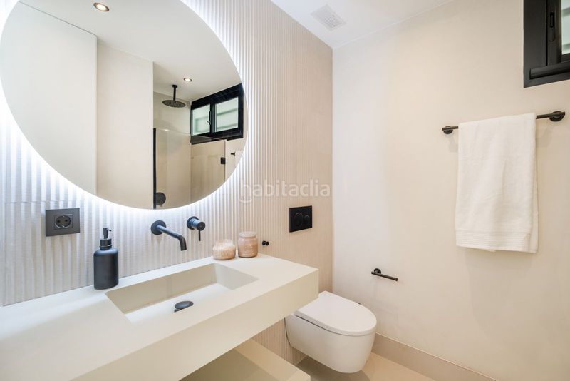 Foto 919b0241-bbe3-4c7c-ba11-b7ebe3ef0752. Apartament amb xemeneia piscina a La Dama de Noche - La Alzambra Marbella