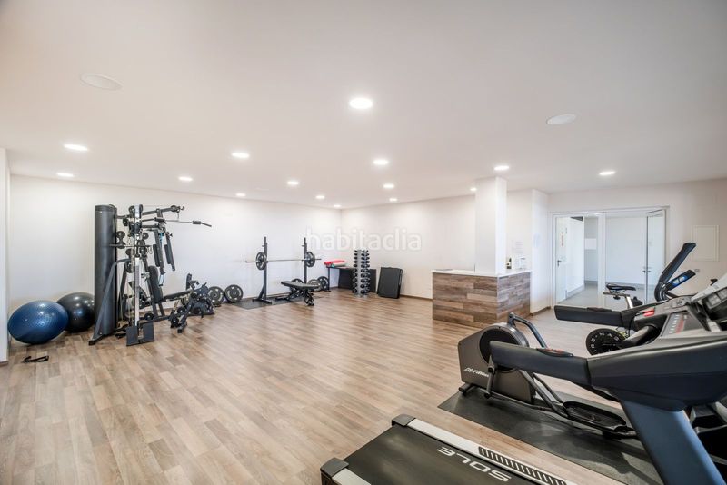 Foto a53fe1d3-9fb0-4597-9a41-8089878c0d10. Apartament amb xemeneia piscina a La Dama de Noche - La Alzambra Marbella