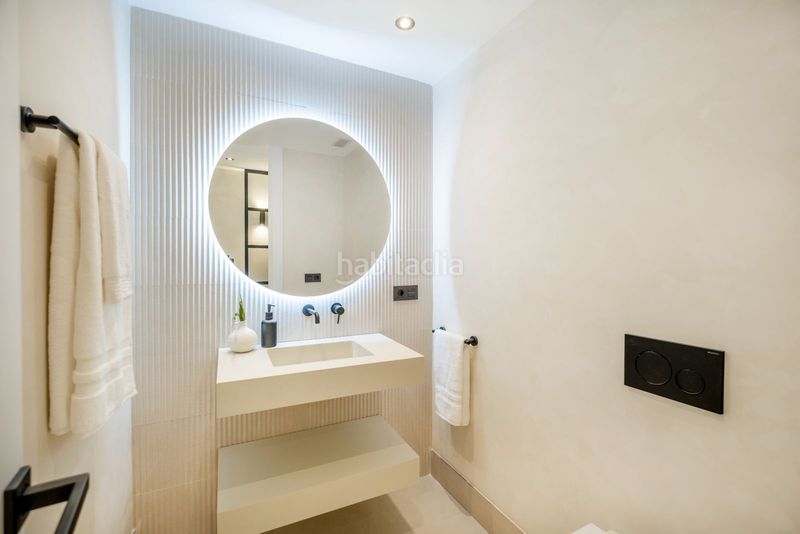 Foto e5217f2f-5ef3-4b98-8c89-8cb42d972d3b. Apartament amb xemeneia piscina a La Dama de Noche - La Alzambra Marbella