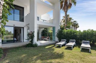 Appartement en Calle los lagos 32. Planta baja con porche y jardn en destacada urbanizacin,