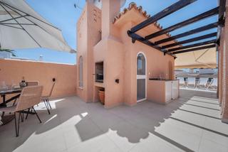 Casa a schiera in Calle los granados 18