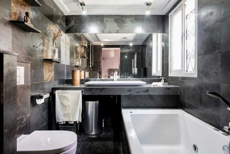 Foto 02c94e71-016d-47fe-8655-4f73a219f64c. Casa adossada amb aparcament piscina a Nueva Atalaya Estepona