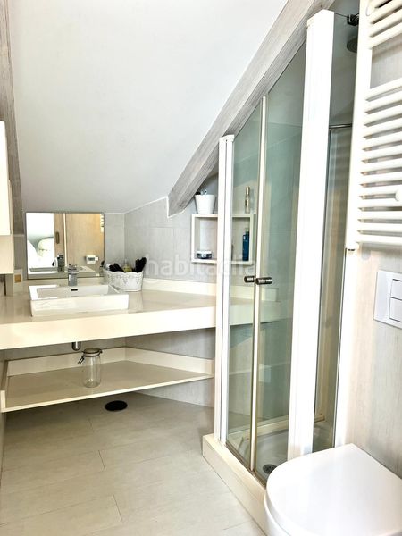 Foto d2bb1da4-4add-47cb-a328-ec750176c4b0. Casa adossada amb aparcament piscina a Nueva Atalaya Estepona