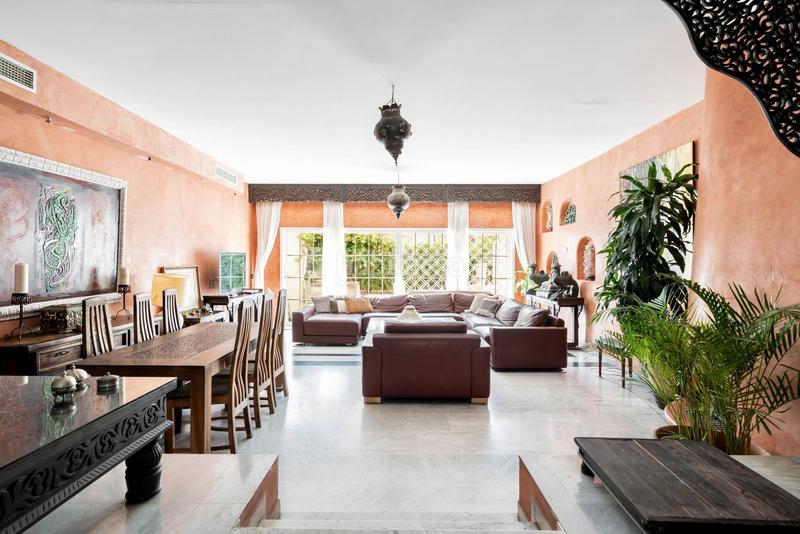 Foto 32068fea-4bb4-4f27-b916-86a0e6e0a258. Semi detached house with parking pool in Nueva Atalaya Estepona