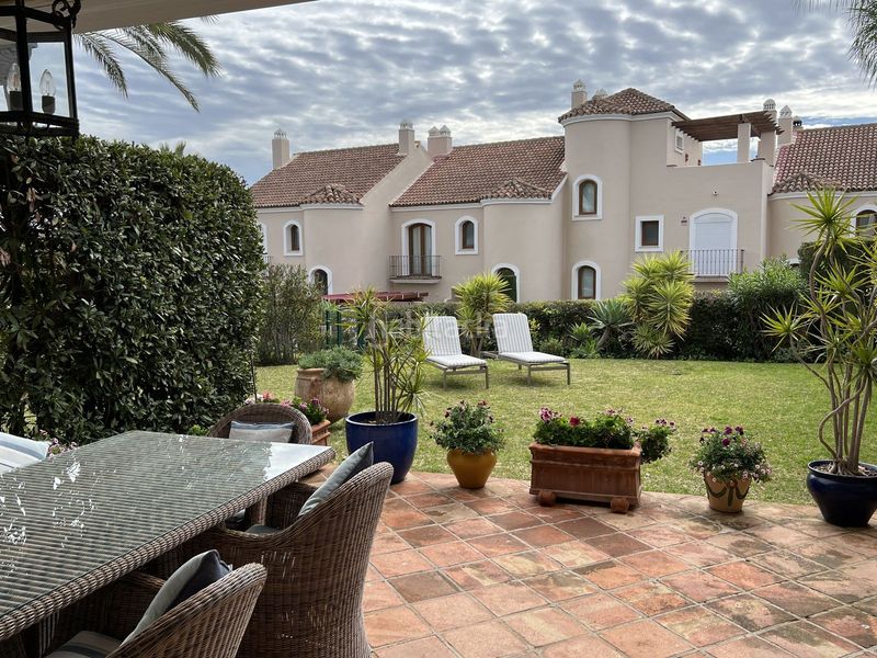 Foto 0b19c1f8-bbe4-41ea-9553-4d4f8cd252c9. Casa a schiera con piscina in Cancelada Estepona