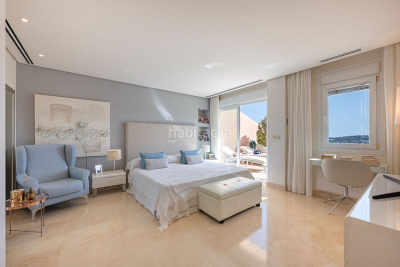 Foto aeb8a331-9e3b-4fda-9316-8d1d2544ebd9. Ático en calle pléyades 1b en Los Naranjos Marbella