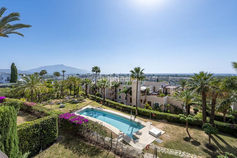 Foto ab6f9e16-bfbb-4e32-b23b-e469101ef2fc. Apartament amb piscina a Paraiso - Barronal Estepona