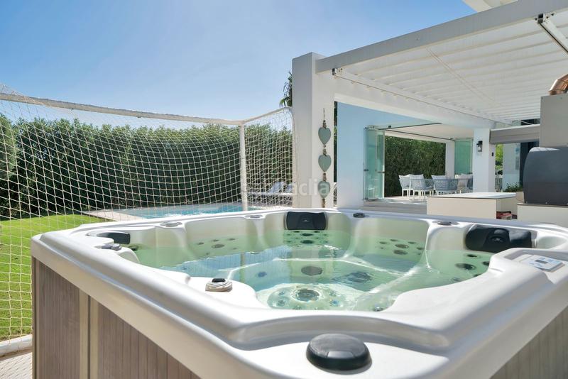 Foto 8df49d45-5e45-4de5-8170-7cefa04f511c. Maison dans urbanización zarza del paraíso 4 dans Paraiso - Barronal Estepona