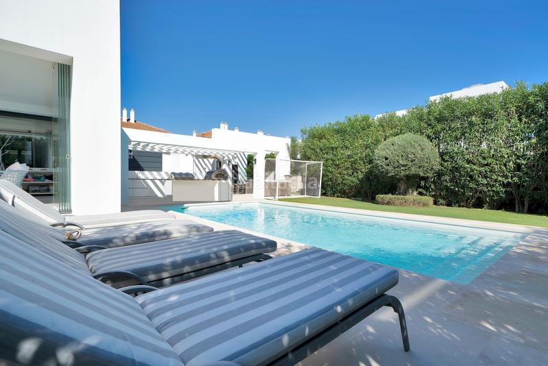 Foto b393b844-1f72-4829-ac70-5448c861b8e0. Maison dans urbanización zarza del paraíso 4 dans Paraiso - Barronal Estepona