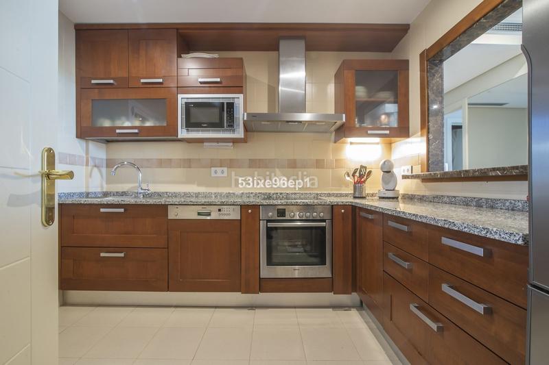 Foto 5086bee0-a6dc-45b9-b3da-2f352e5974d9. Apartment in calle roma 3 in La Alquería Benahavís